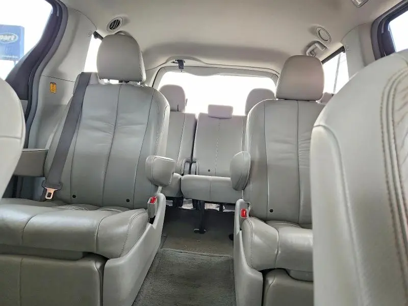 2011 TOYOTA SIENNA XLE 7-PASSENGER  