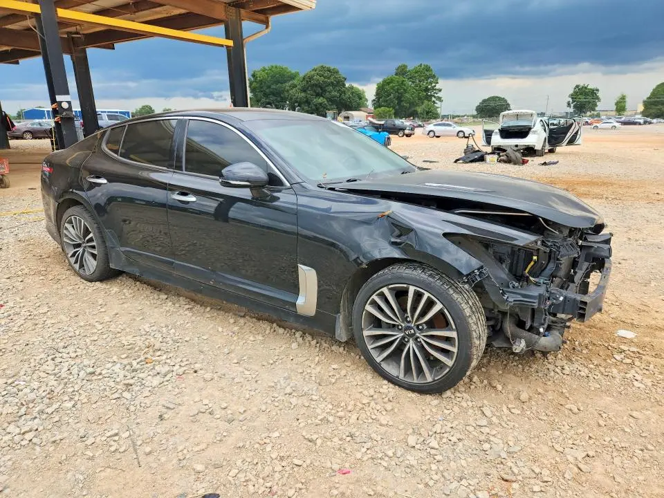 2019 KIA STINGER BASE  