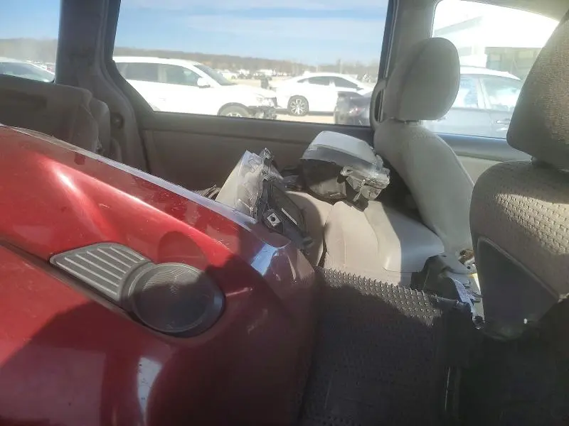 2010 TOYOTA SIENNA LE 7-PASSENGER  