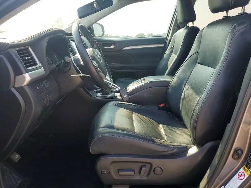2017 TOYOTA HIGHLANDER XLE  