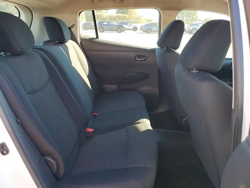 2015 NISSAN LEAF S  