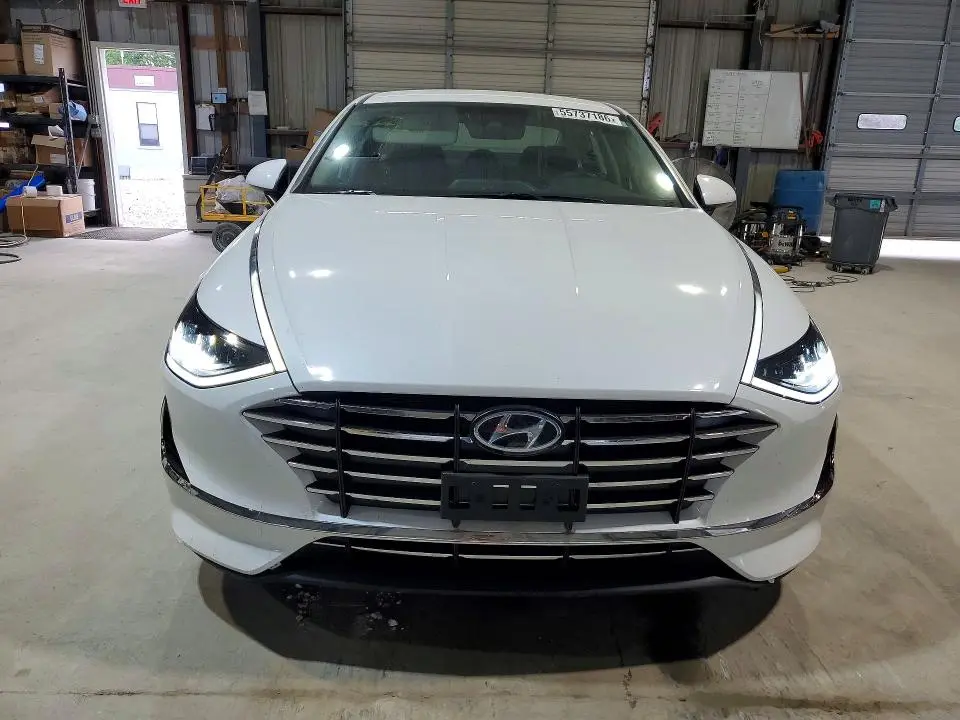 2022 HYUNDAI SONATA SE  