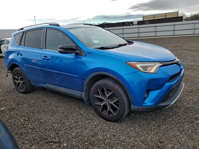 2016 TOYOTA RAV4 SE  