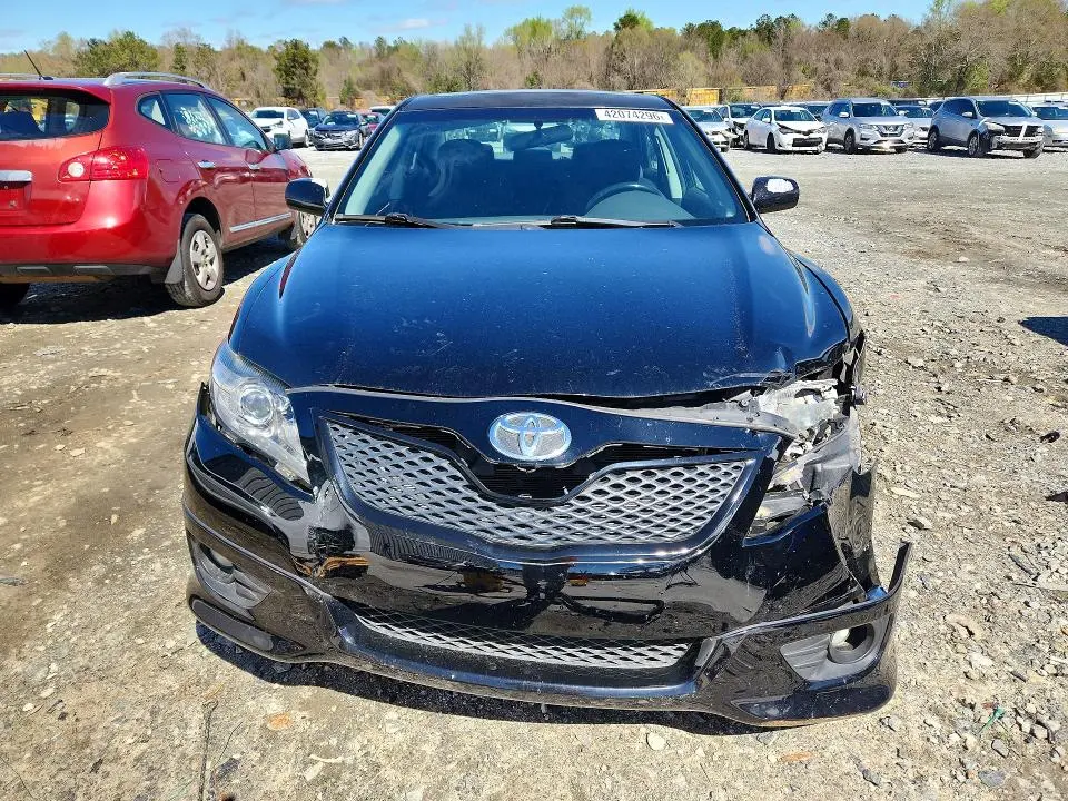 2011 TOYOTA CAMRY SE V6  