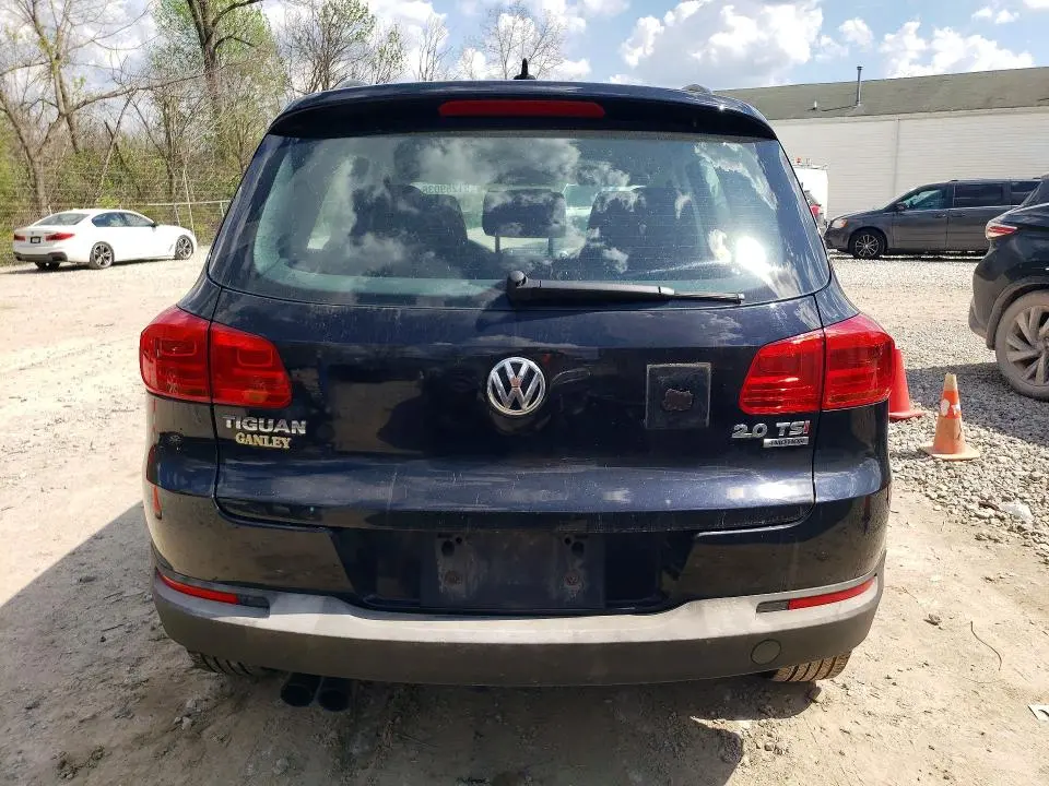 2015 VOLKSWAGEN TIGUAN S  