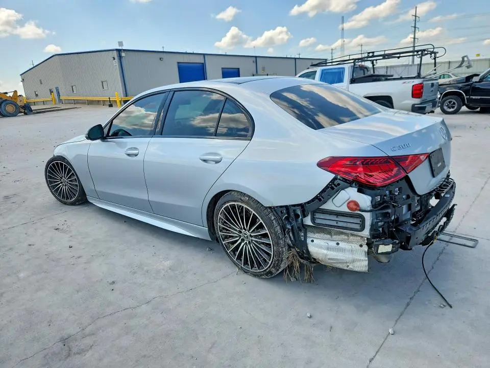 2025 MERCEDES-BENZ C 300  