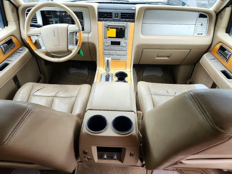 2010 LINCOLN NAVIGATOR   