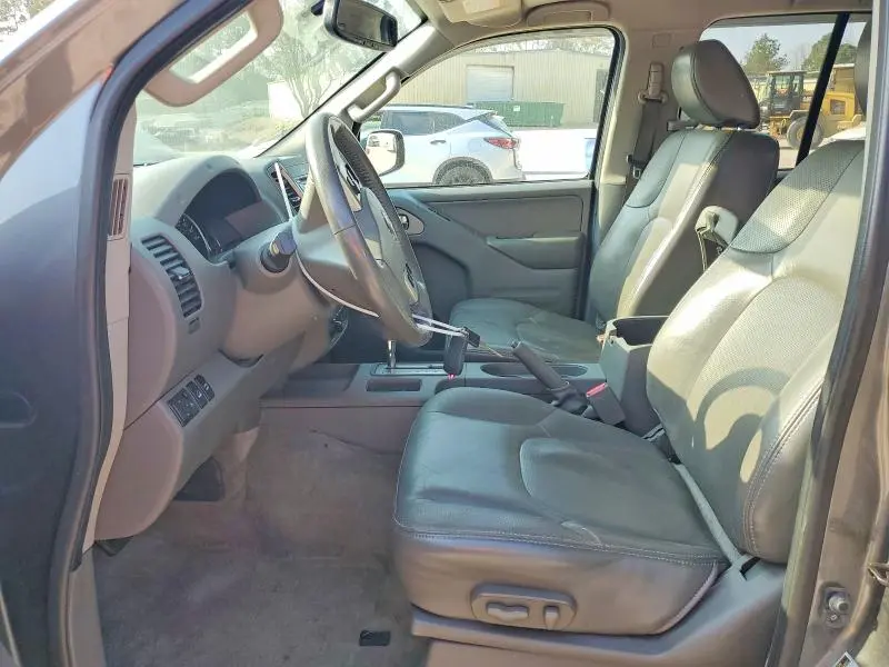 2016 NISSAN FRONTIER SL  