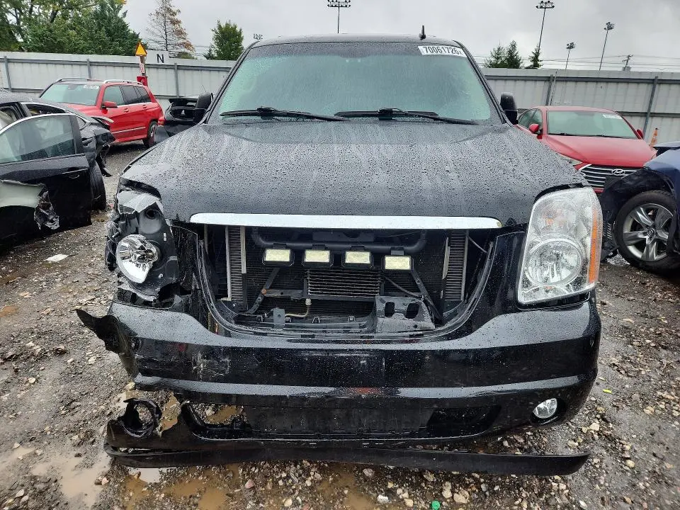 2011 GMC YUKON XL K1500 SLT  