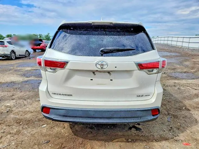 2016 TOYOTA HIGHLANDER XLE  