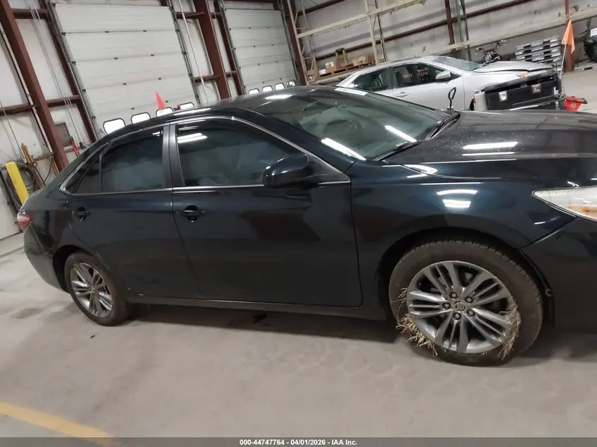 2015 TOYOTA CAMRY SE
