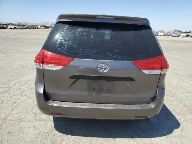 2012 TOYOTA SIENNA   