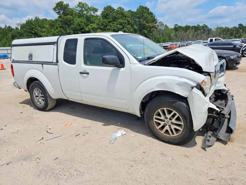 2015 NISSAN FRONTIER SV  