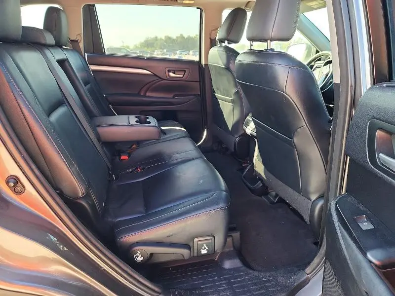 2015 TOYOTA HIGHLANDER XLE  