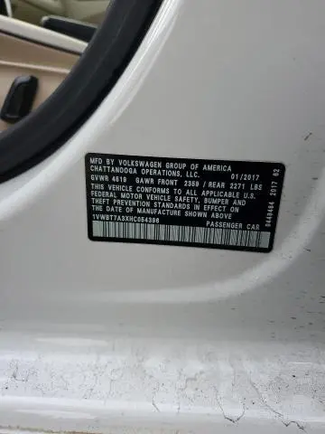 2017 VOLKSWAGEN PASSAT SE  