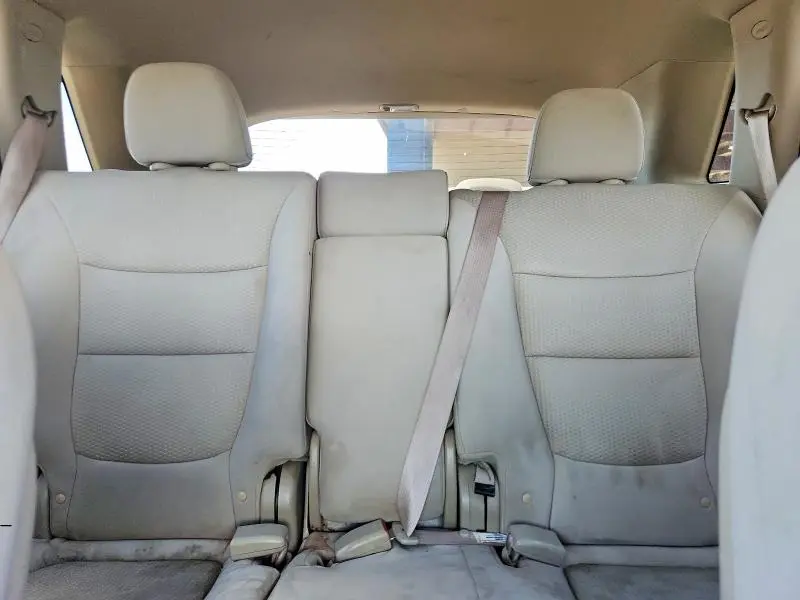 2011 KIA SORENTO LX  