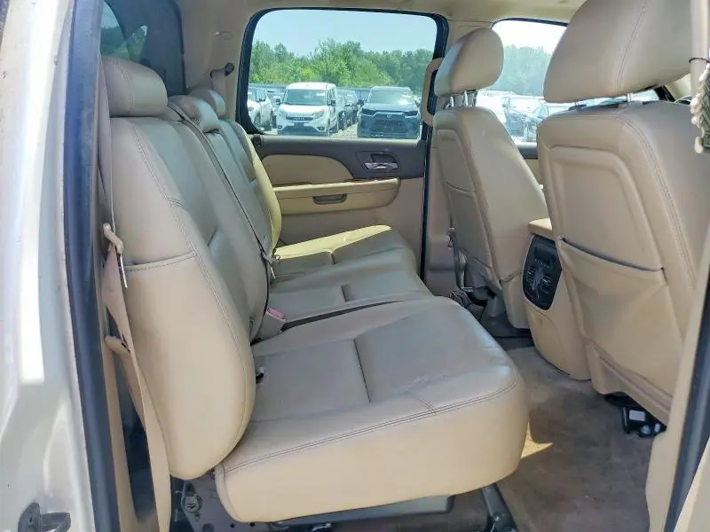 2010 CHEVROLET AVALANCHE LTZ  