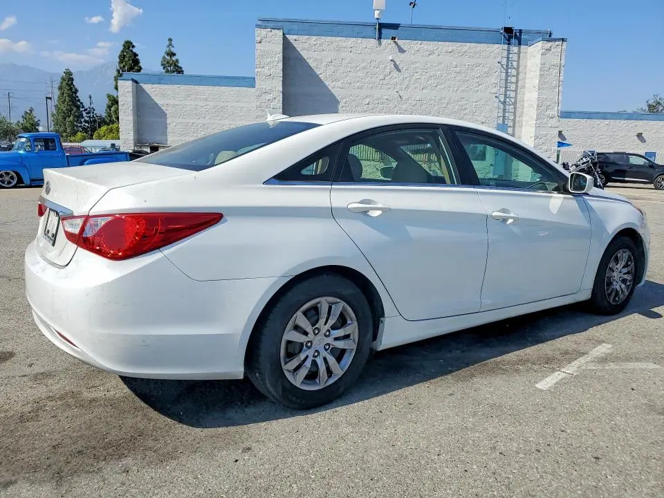 2011 HYUNDAI SONATA GLS  