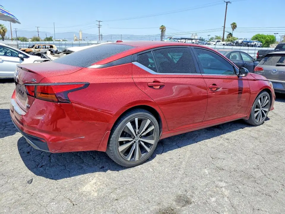 2022 NISSAN ALTIMA SR  