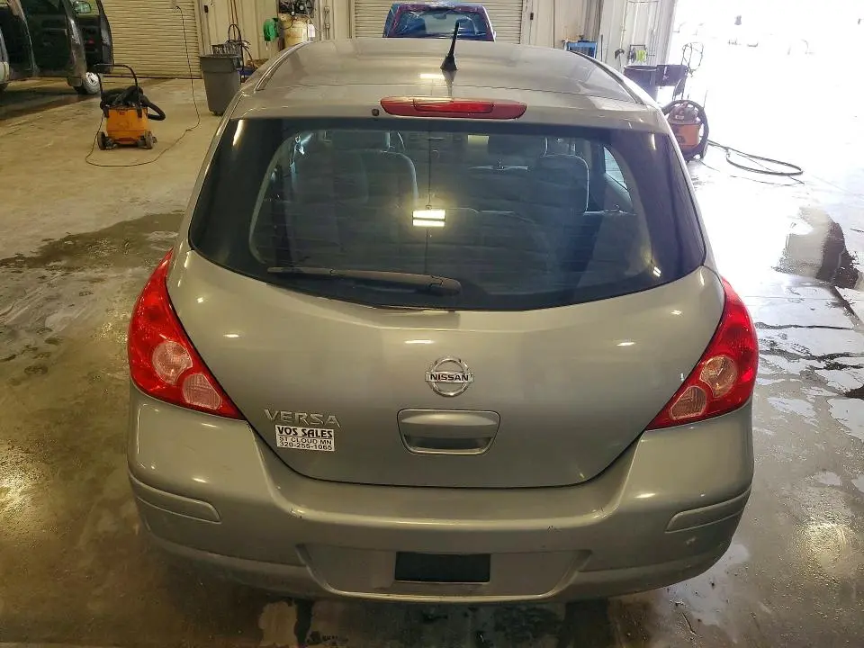 2011 NISSAN VERSA 1.8 S  