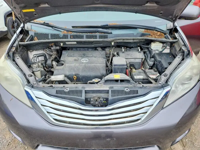 2011 TOYOTA SIENNA XLE 8-PASSENGER  