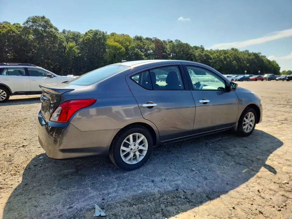 2019 NISSAN VERSA SV  