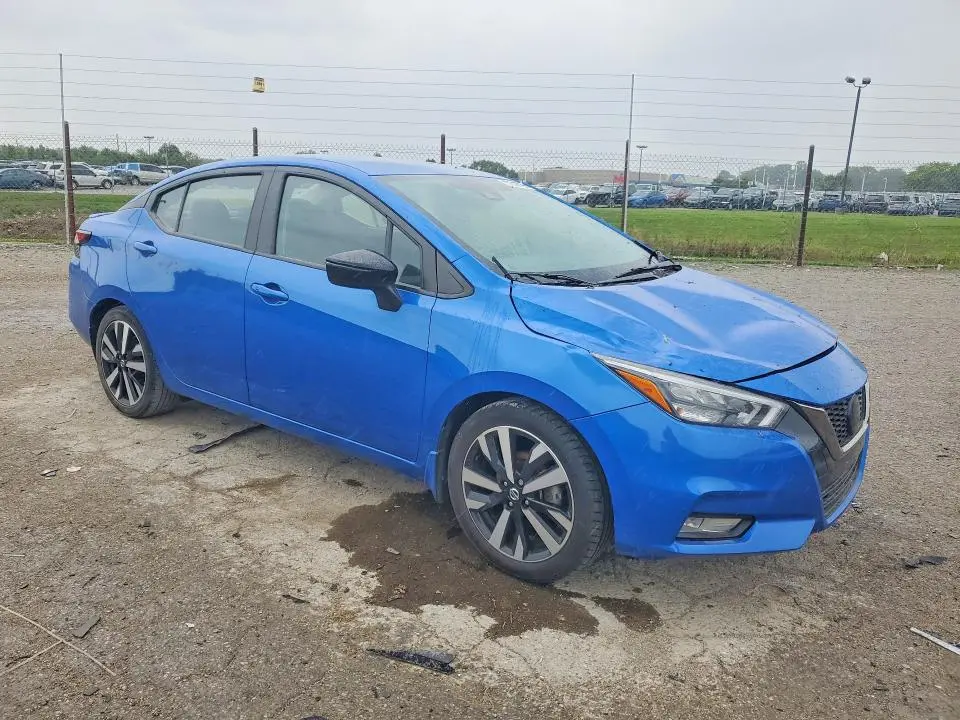 2021 NISSAN VERSA SR  