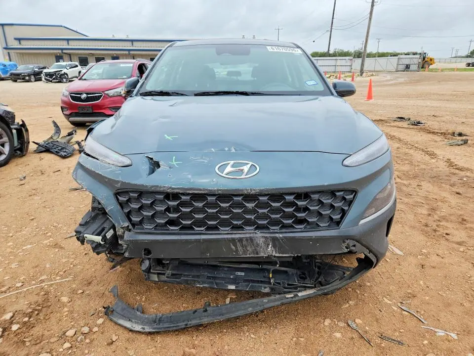 2022 HYUNDAI KONA SE  