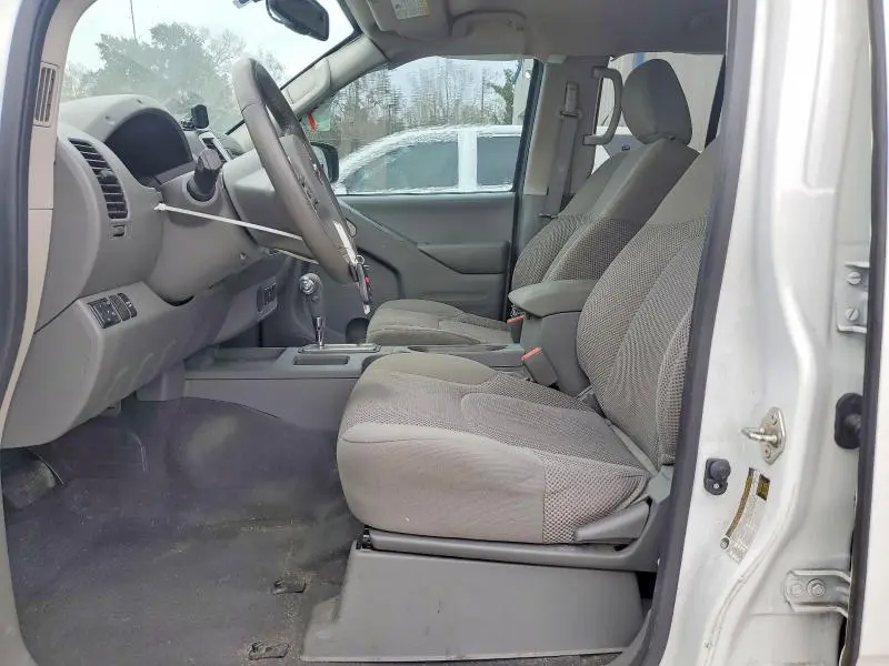 2019 NISSAN FRONTIER SV  