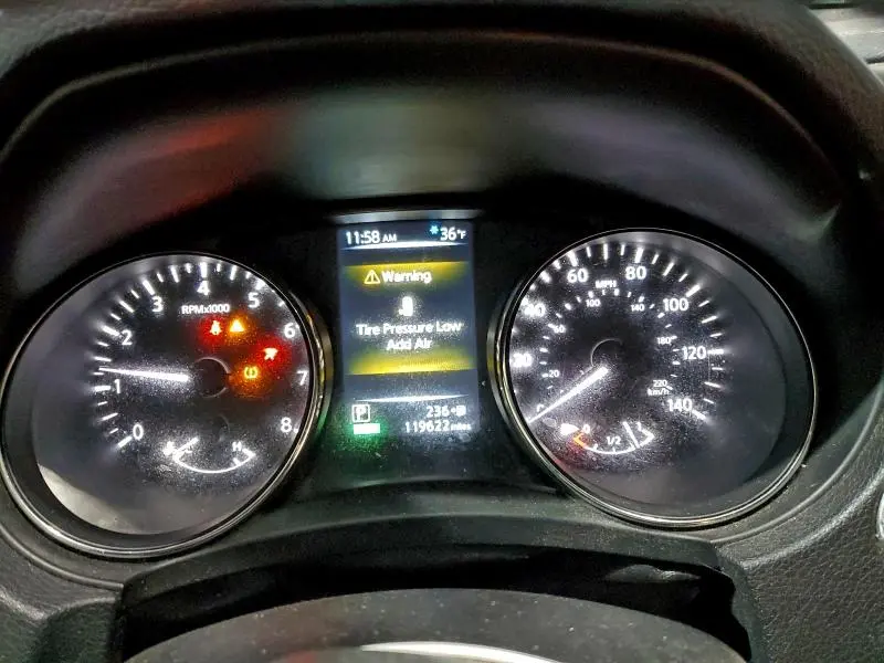 2017 NISSAN ROGUE SV  