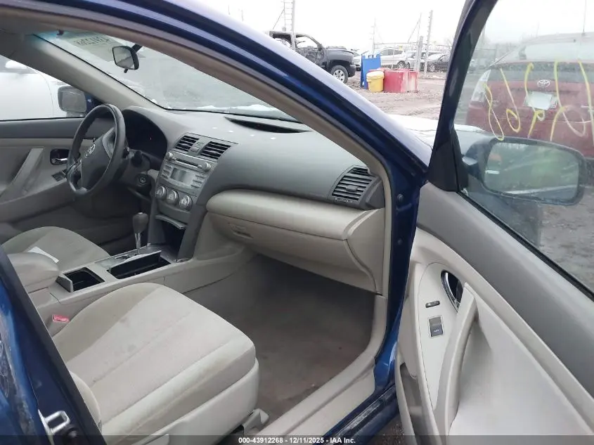 2011 TOYOTA CAMRY LE