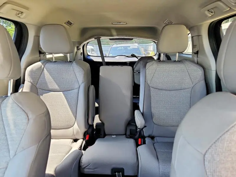 2024 TOYOTA SIENNA LE  