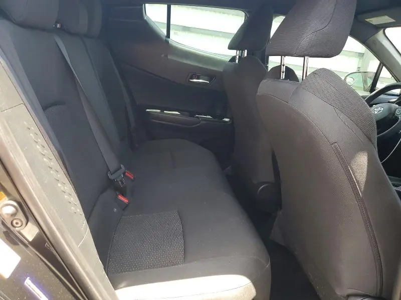 2019 TOYOTA C-HR LE  