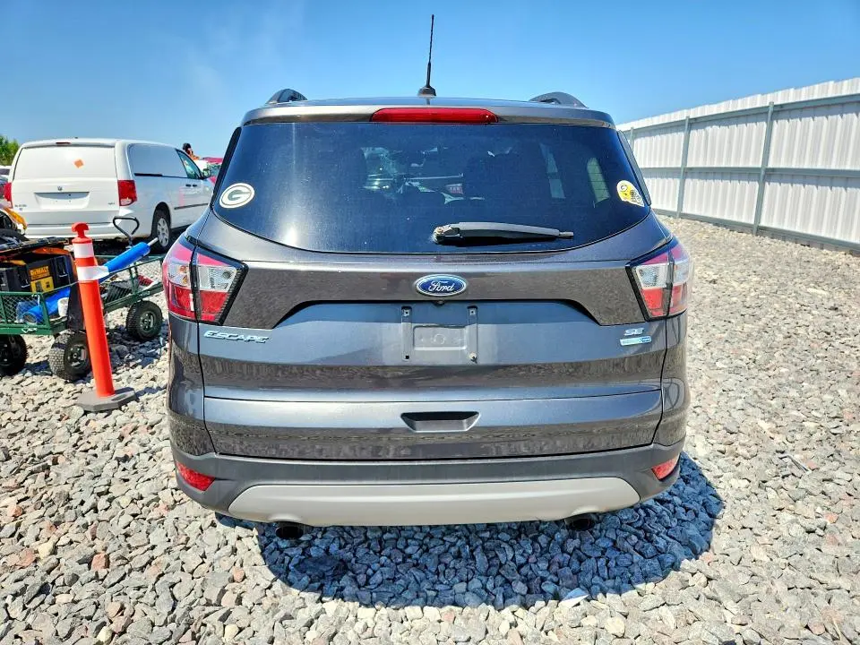 2018 FORD ESCAPE SE  