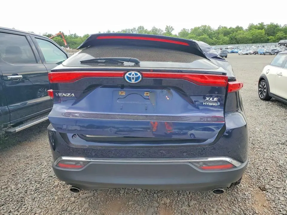 2021 TOYOTA VENZA XLE  