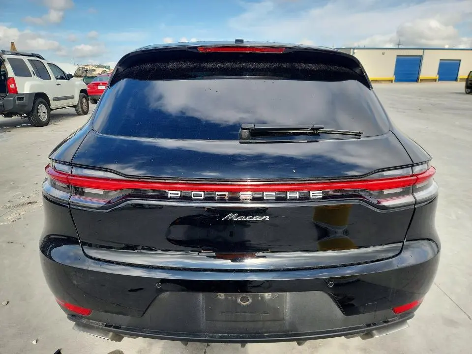 2021 PORSCHE MACAN   