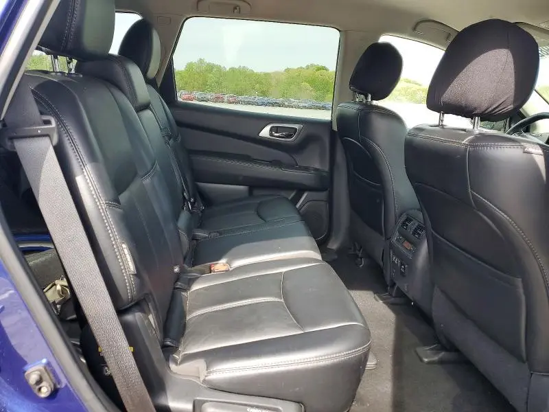 2019 NISSAN PATHFINDER SL  