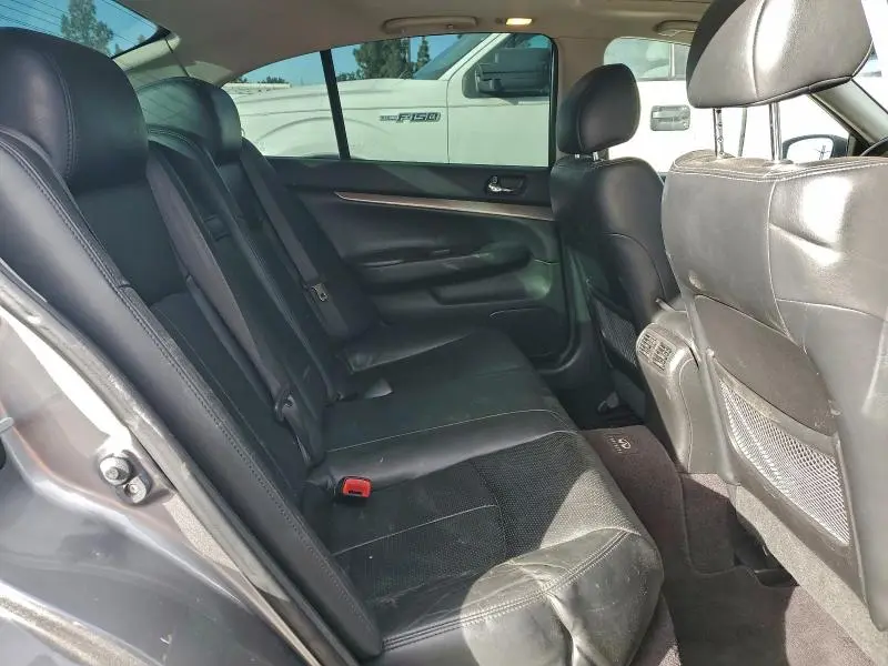 2011 INFINITI G37 BASE  