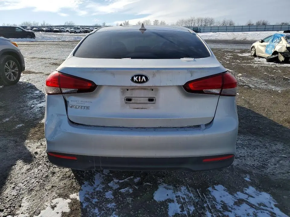 2018 KIA FORTE LX  