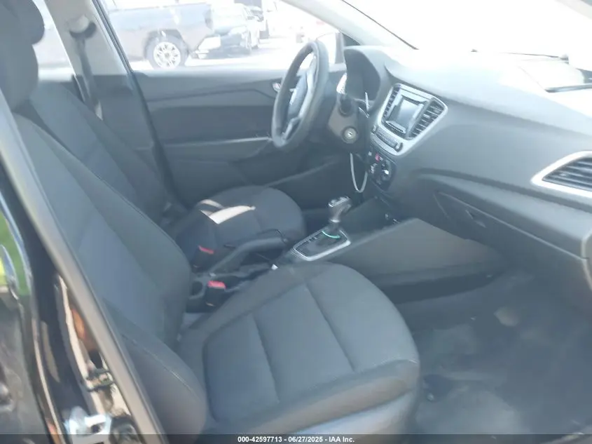 2022 HYUNDAI ACCENT SE