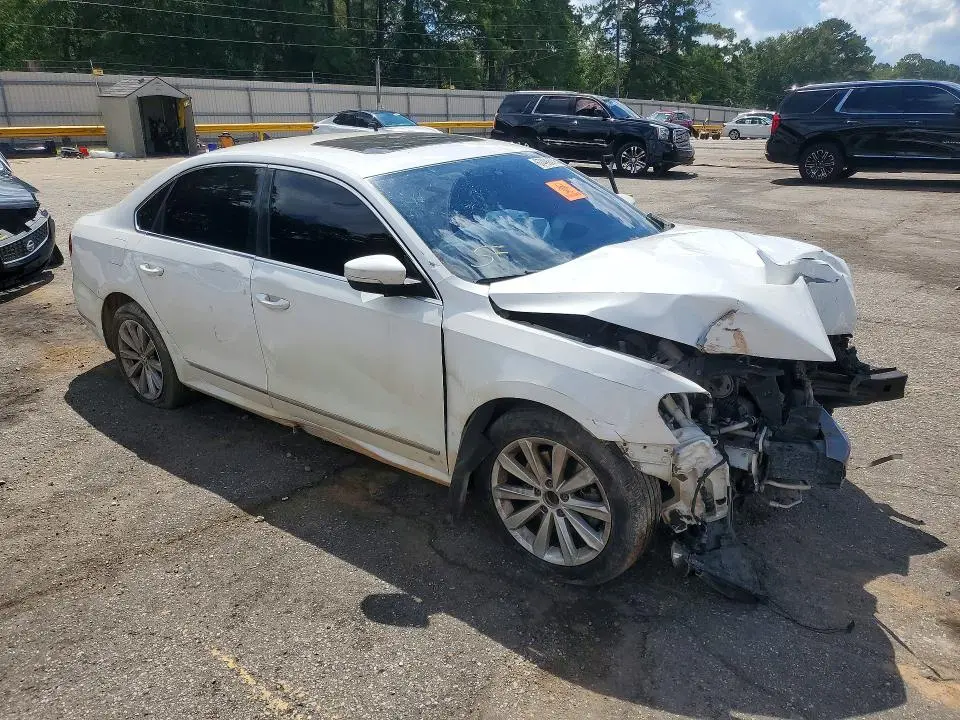 2013 VOLKSWAGEN PASSAT SEL  