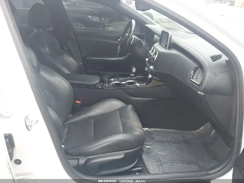 2020 KIA STINGER GT-LINE