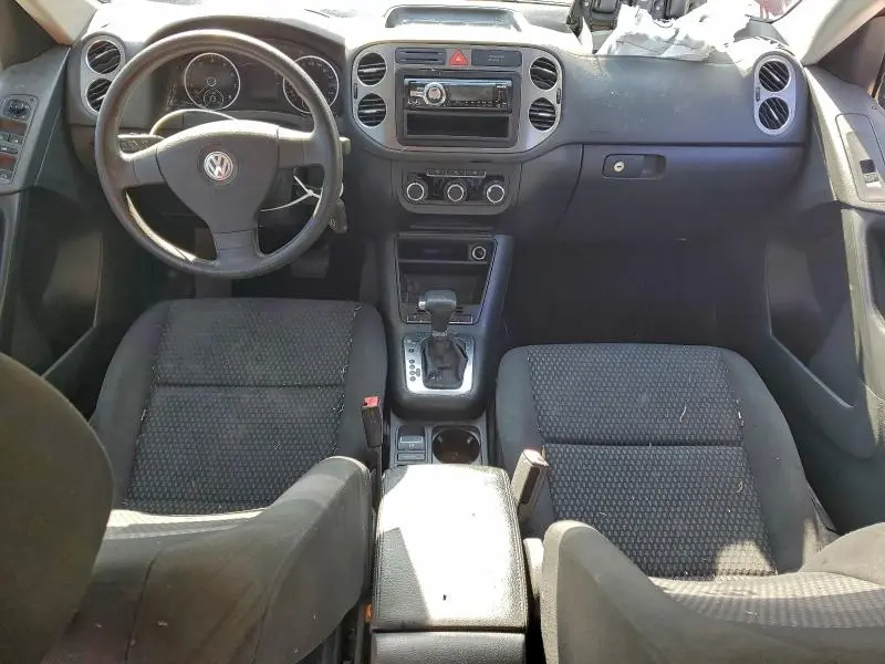 2010 VOLKSWAGEN TIGUAN SE  