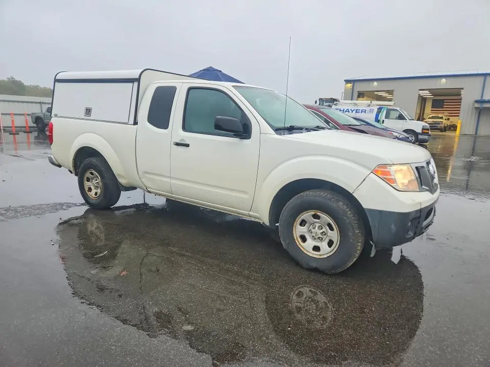 2016 NISSAN FRONTIER S  