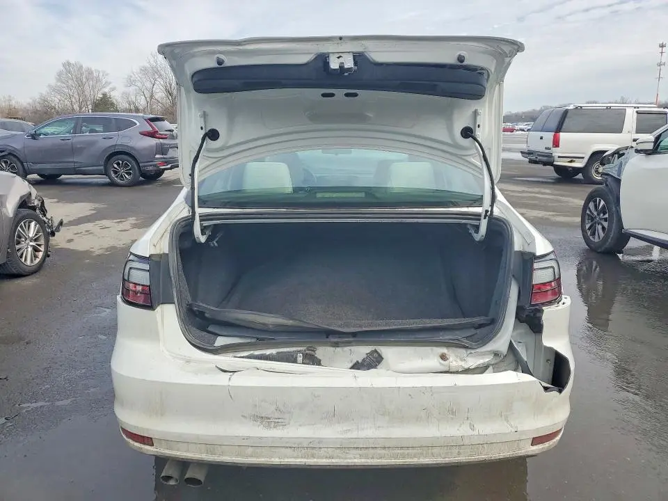 2016 VOLKSWAGEN JETTA SPORT  