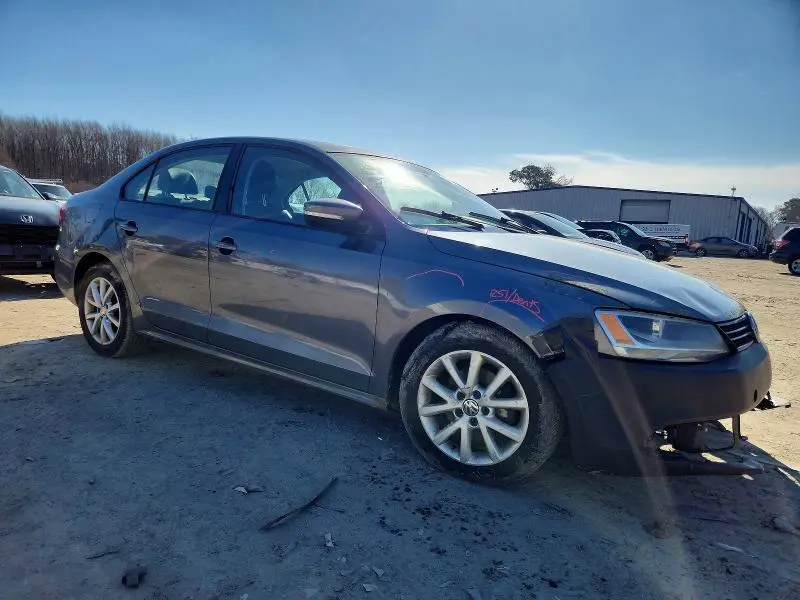 2012 VOLKSWAGEN JETTA SE  