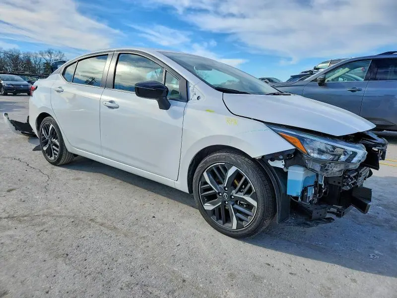 2024 NISSAN VERSA SR  