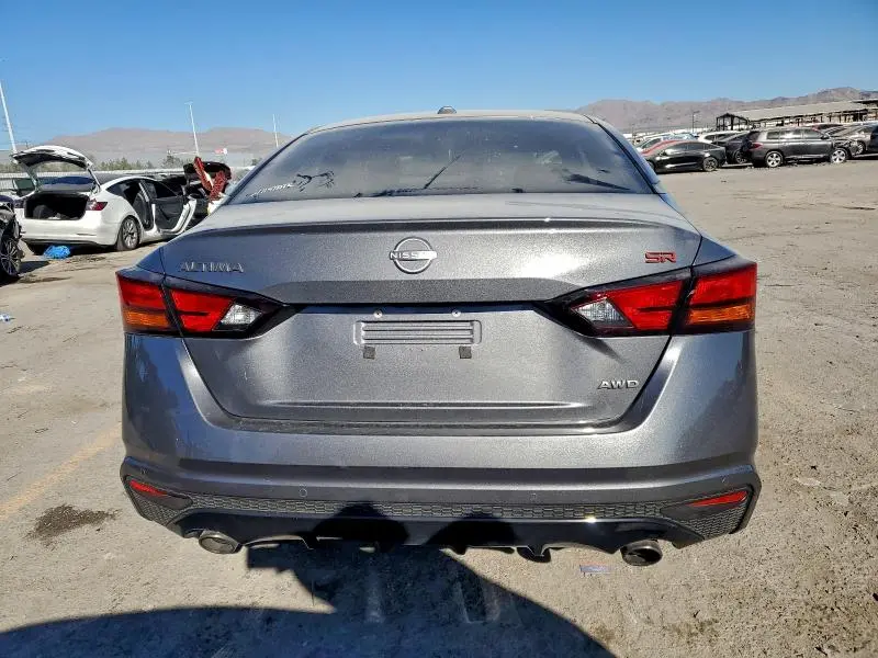 2024 NISSAN ALTIMA SR  