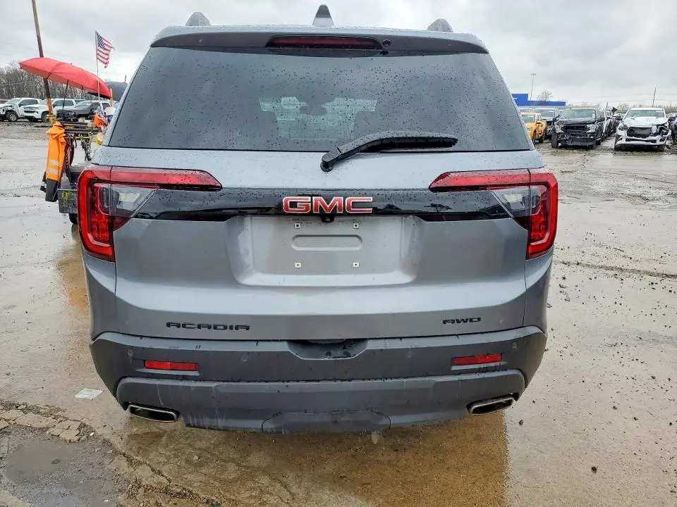 2021 GMC ACADIA SLT  