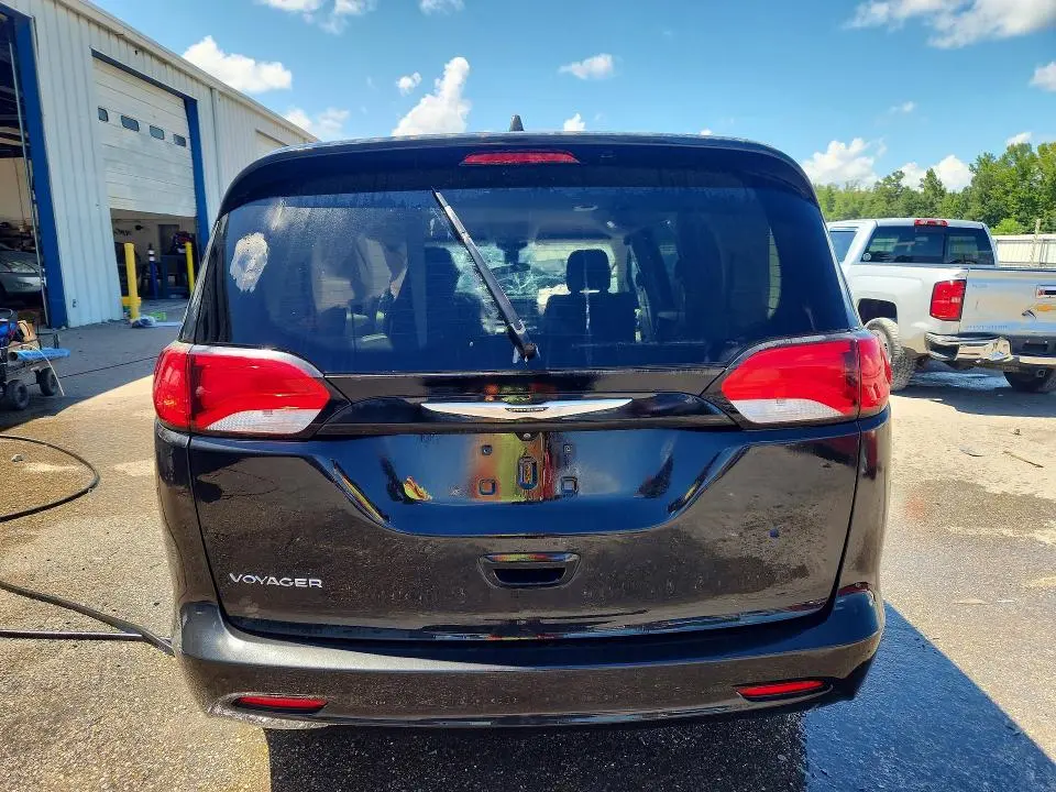 2022 CHRYSLER VOYAGER LX  